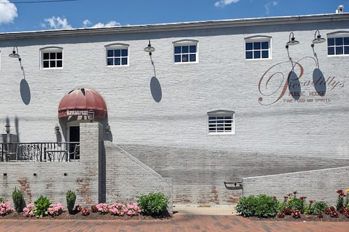 Piccadilly's Public House & Restaurant | Winchester, Va