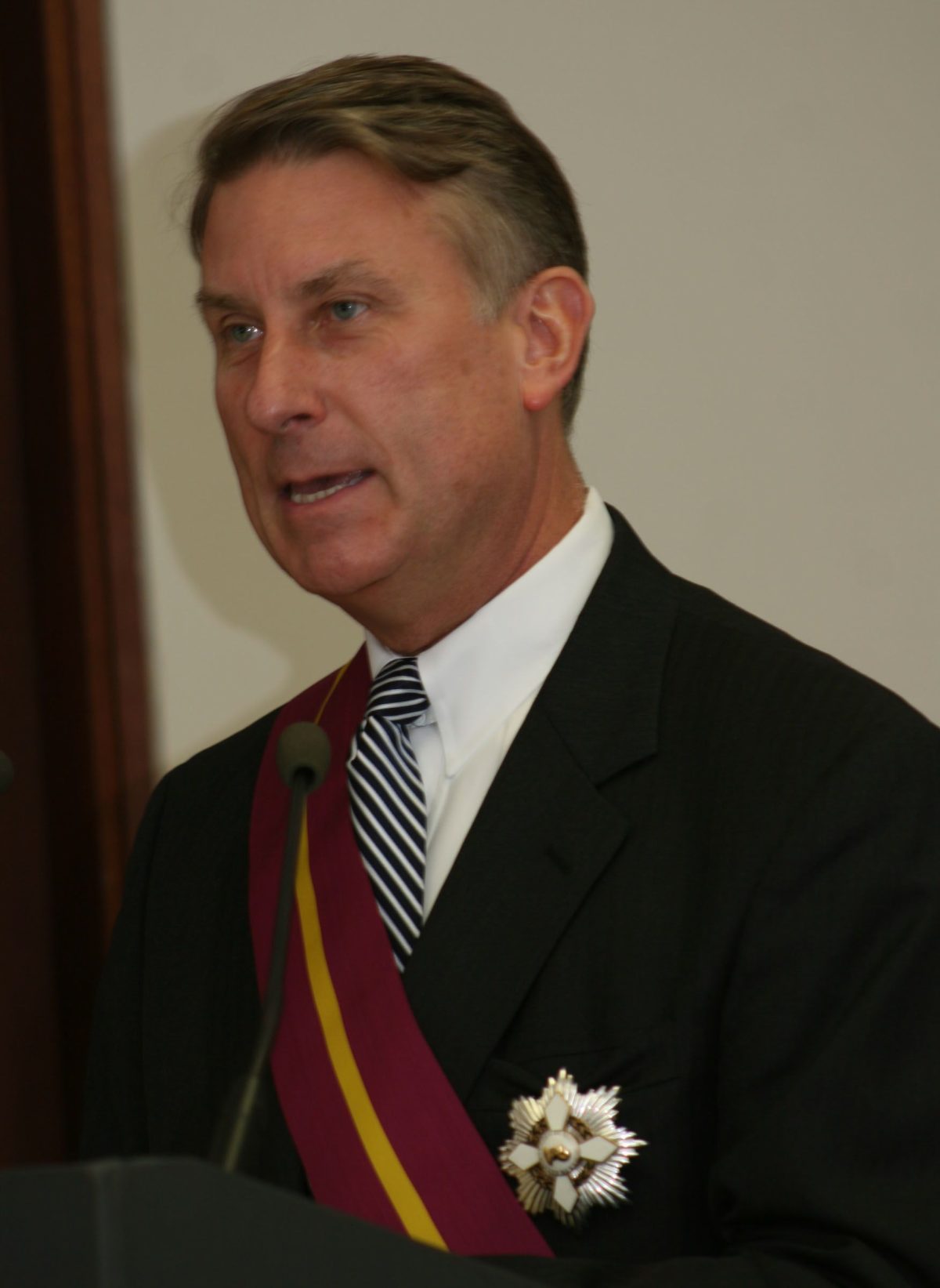 Ambassador William A. Eaton ’71 | Handley 100th Notable